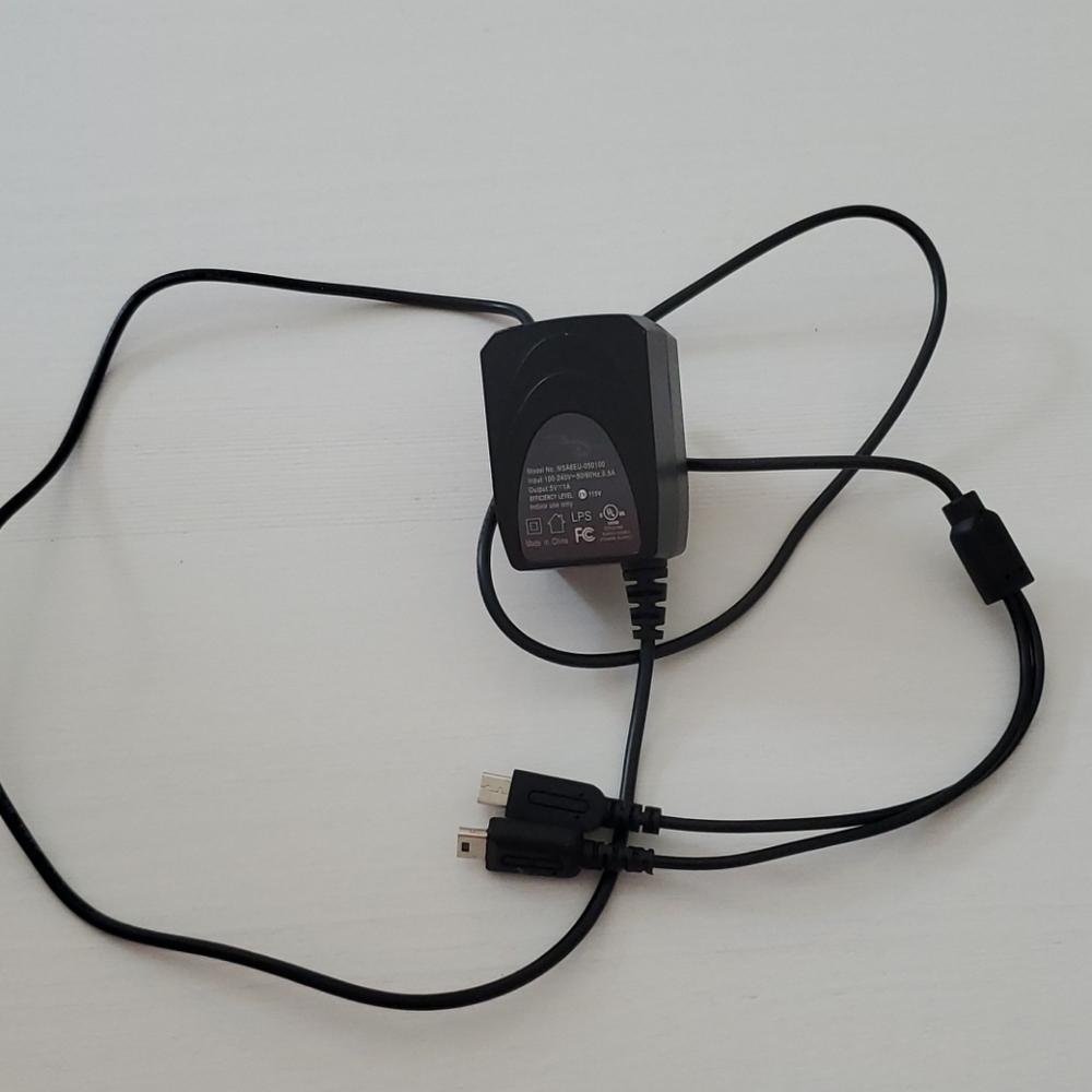EUC Rocketfish Audio Video Power Supply